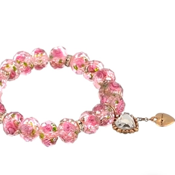 Betsey Johnson glass rose beads Pink Floral Bracelet gold hearts charms - Picture 4 of 4